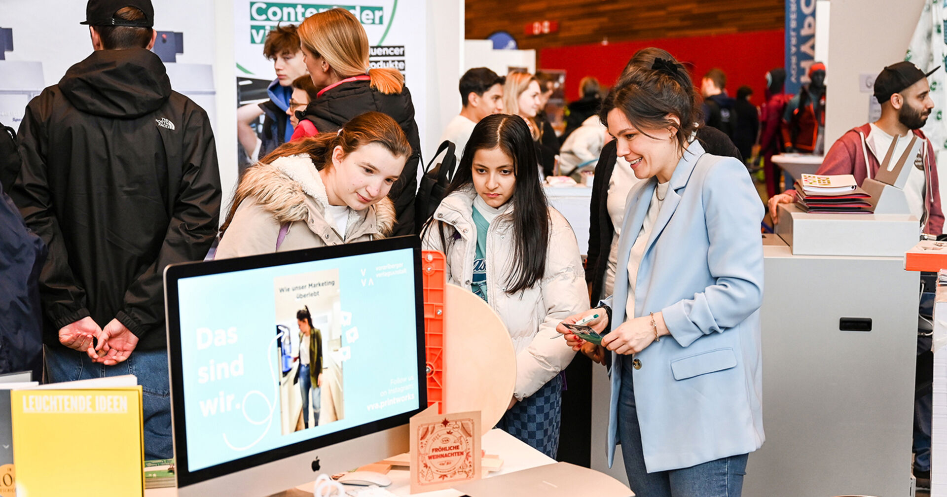 Die Besucher:innen haben die Möglichkeit verschiedene Lehrberufe direkt auszuprobieren.