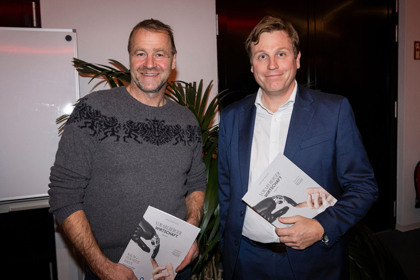 Tobias Ilg (Energie Werk Ilg) und Clemens Maksymowicz  (Firmenkunden Raiffeisen im Rheintal) (v. li.)