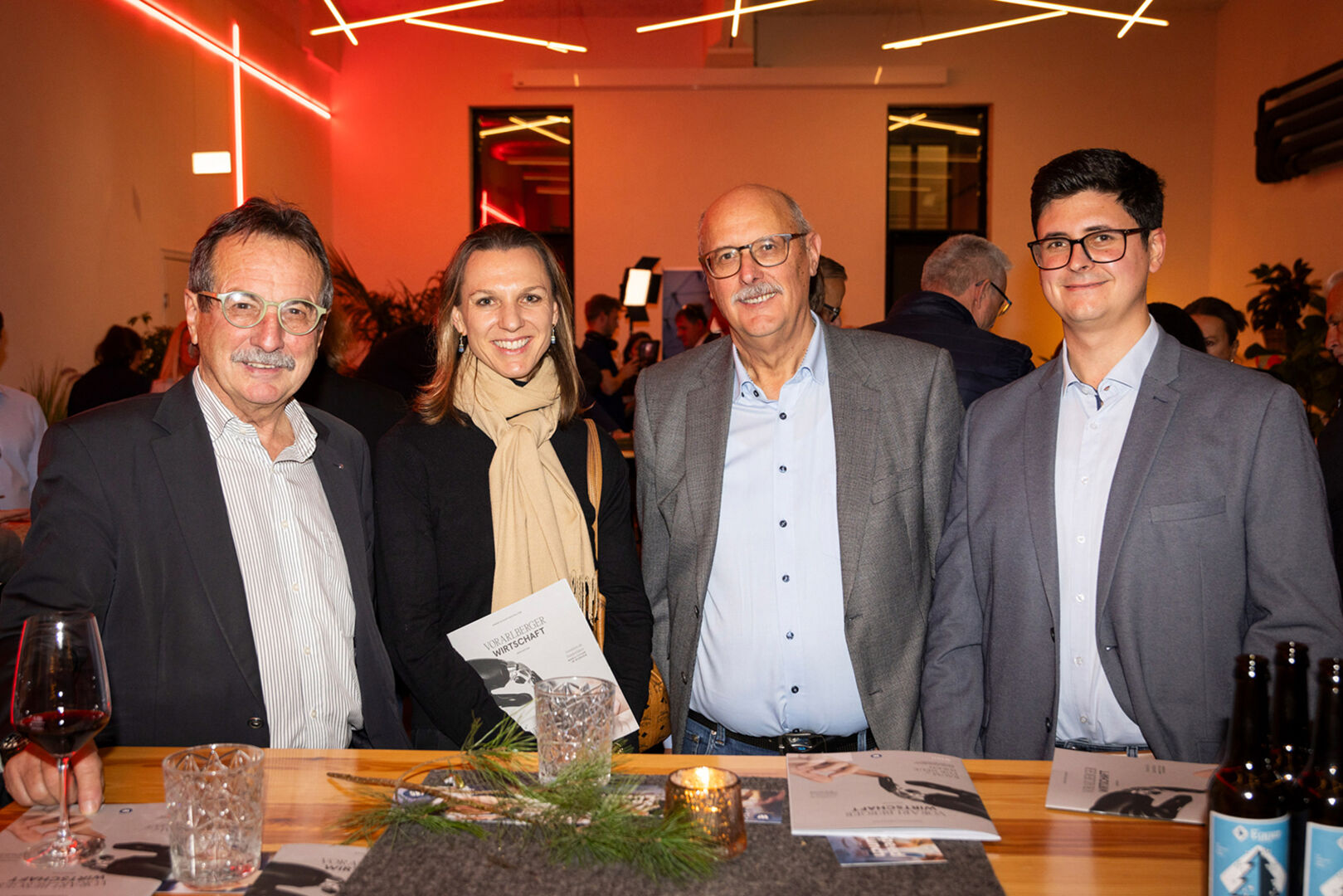 Walter Eberle (WB Hofsteig), Vanessa Englmair (Steuerberatung Metzler &amp; Partner), Manfred und Markus Kritzer (beide Personalbüro Lustenau) (v. li.)