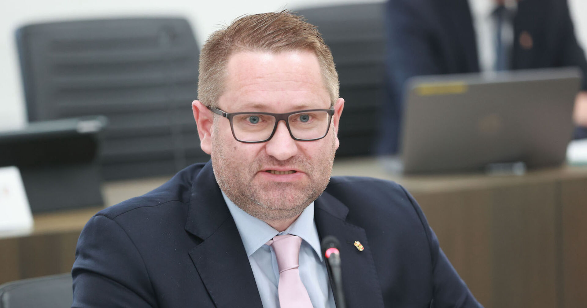 Der mittlerweile führerscheinlose ÖVP-Klubobmann Wolfgang Mayer im Salzburger Landrat