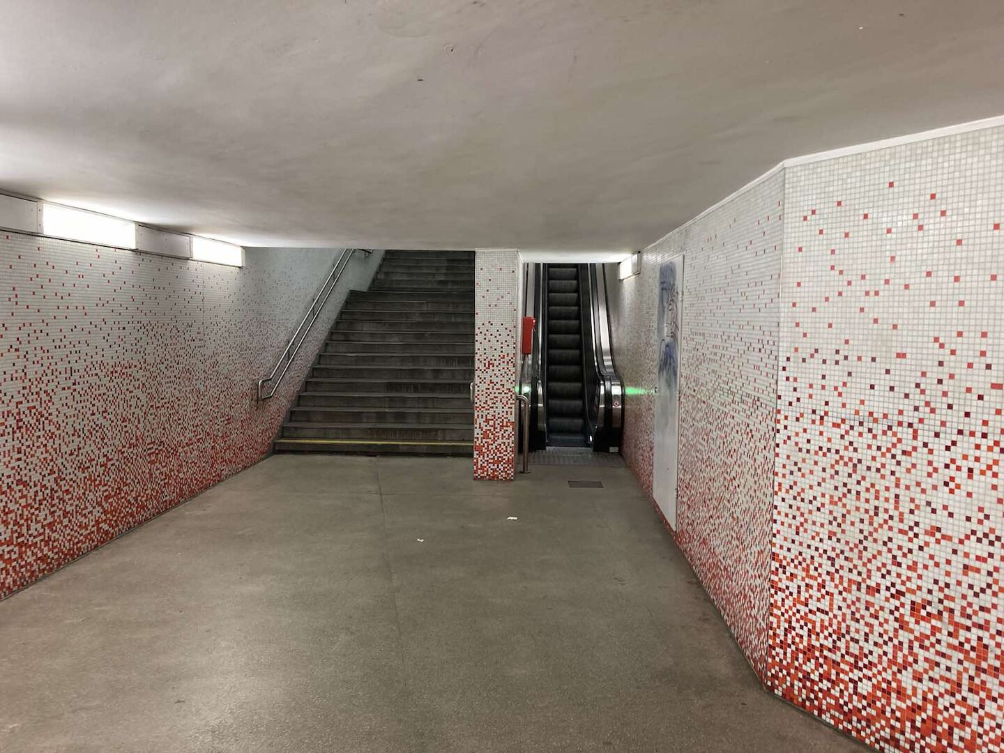 Der Tatort, die die Unterführung der Straßenbahnstation Kliebergasse.