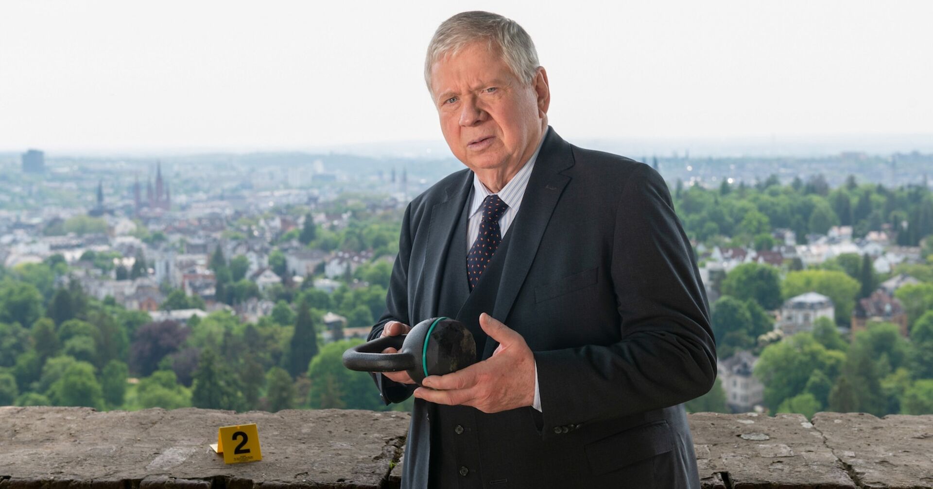 Der Schauspieler Bernd Reuther als &quot;Staatsanwalt&quot;