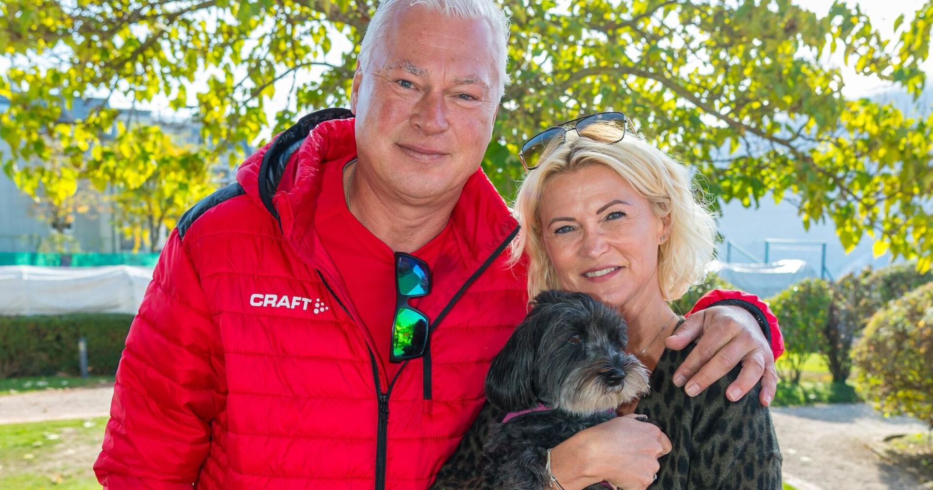Toni Polster mit seiner Frau Brigit und Hündin Palma.