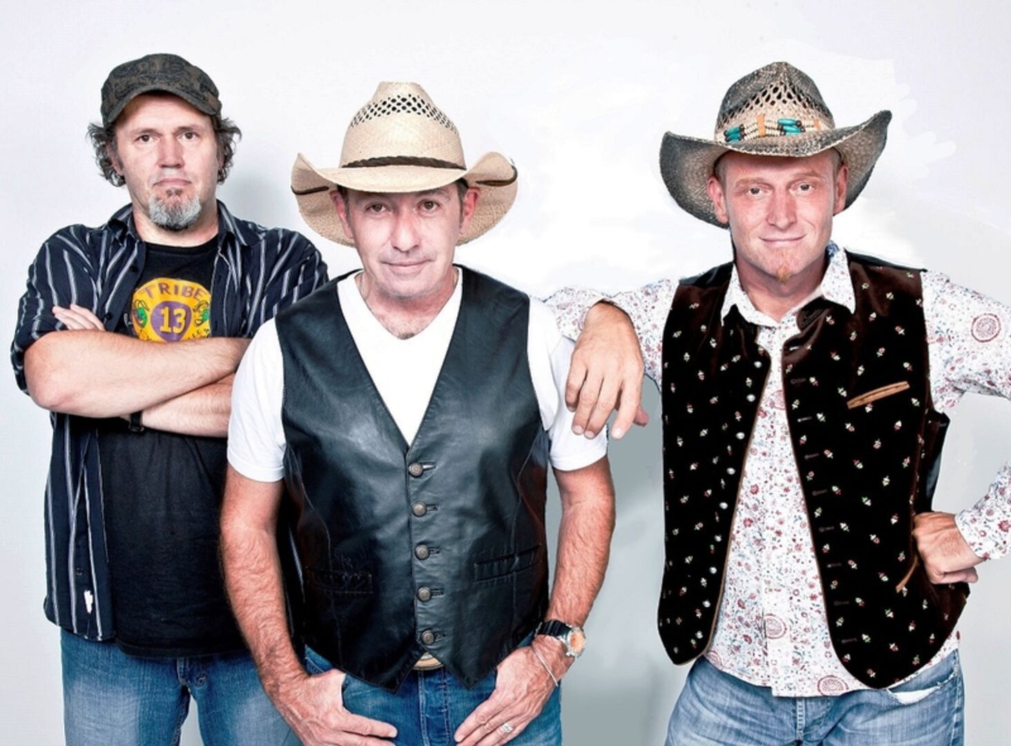 Dreiköpfige Band John Deer mit Country-Hüten