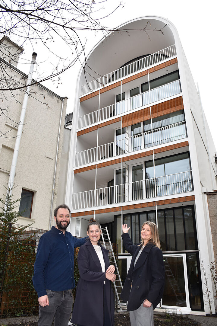 „kleiner Löwe“ Geschäftführer Johannes Glatz und Lisa Rümmele mit Petra Büchel (Gästemanagement)