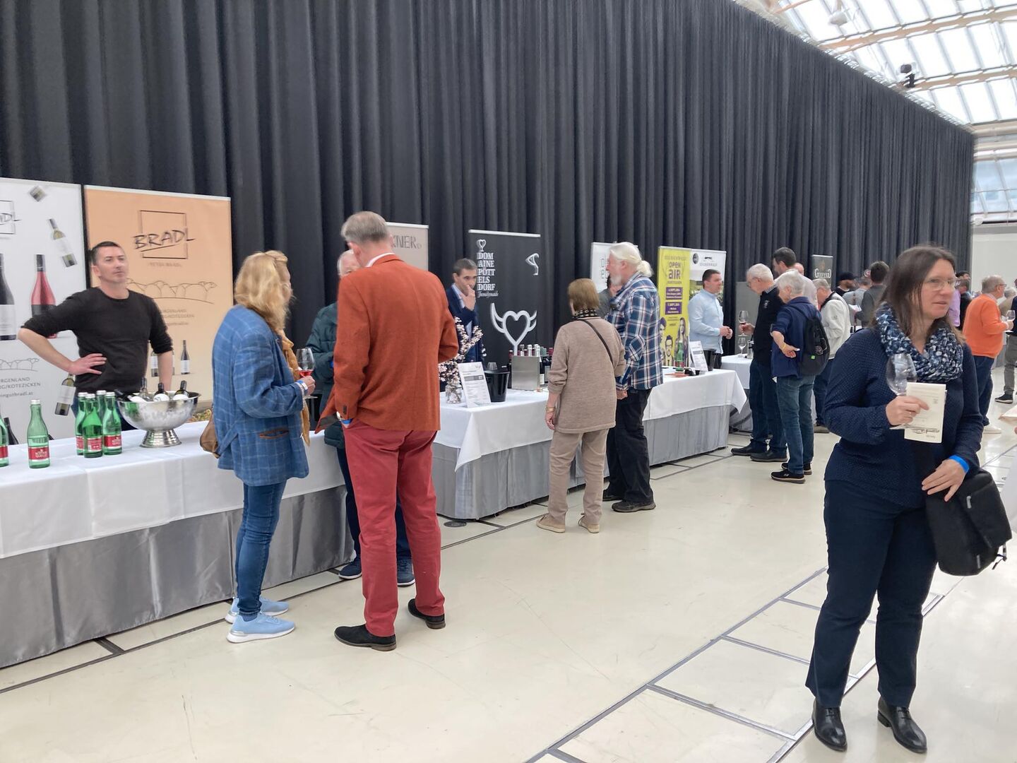 Wein aus dem Burgenland - die Qualität überzeugte im Linzer Design Center.