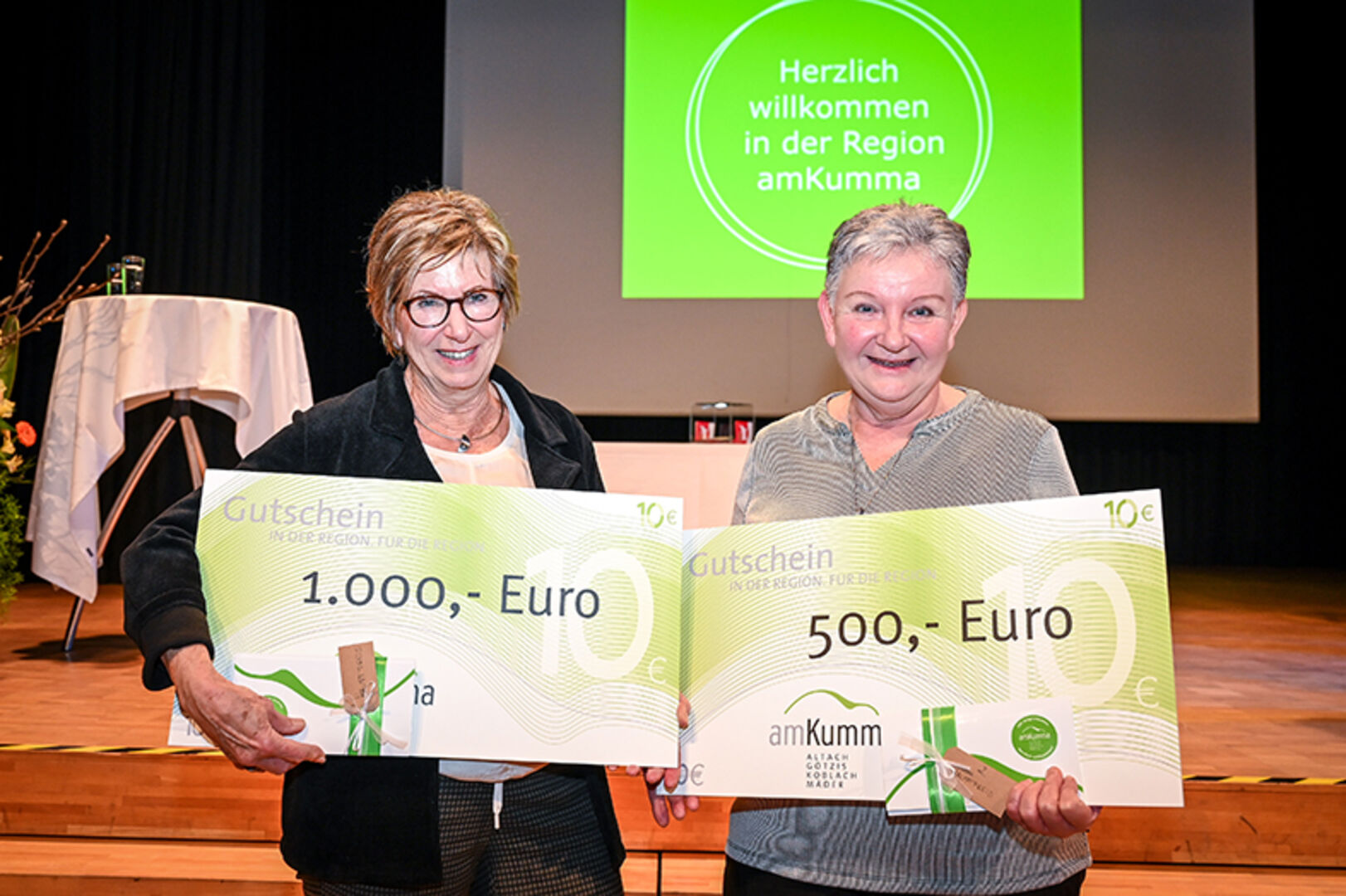 Sissy Schmid, Götzis, 1000,- und Christine Karnekar aus Rankweil (500,-)