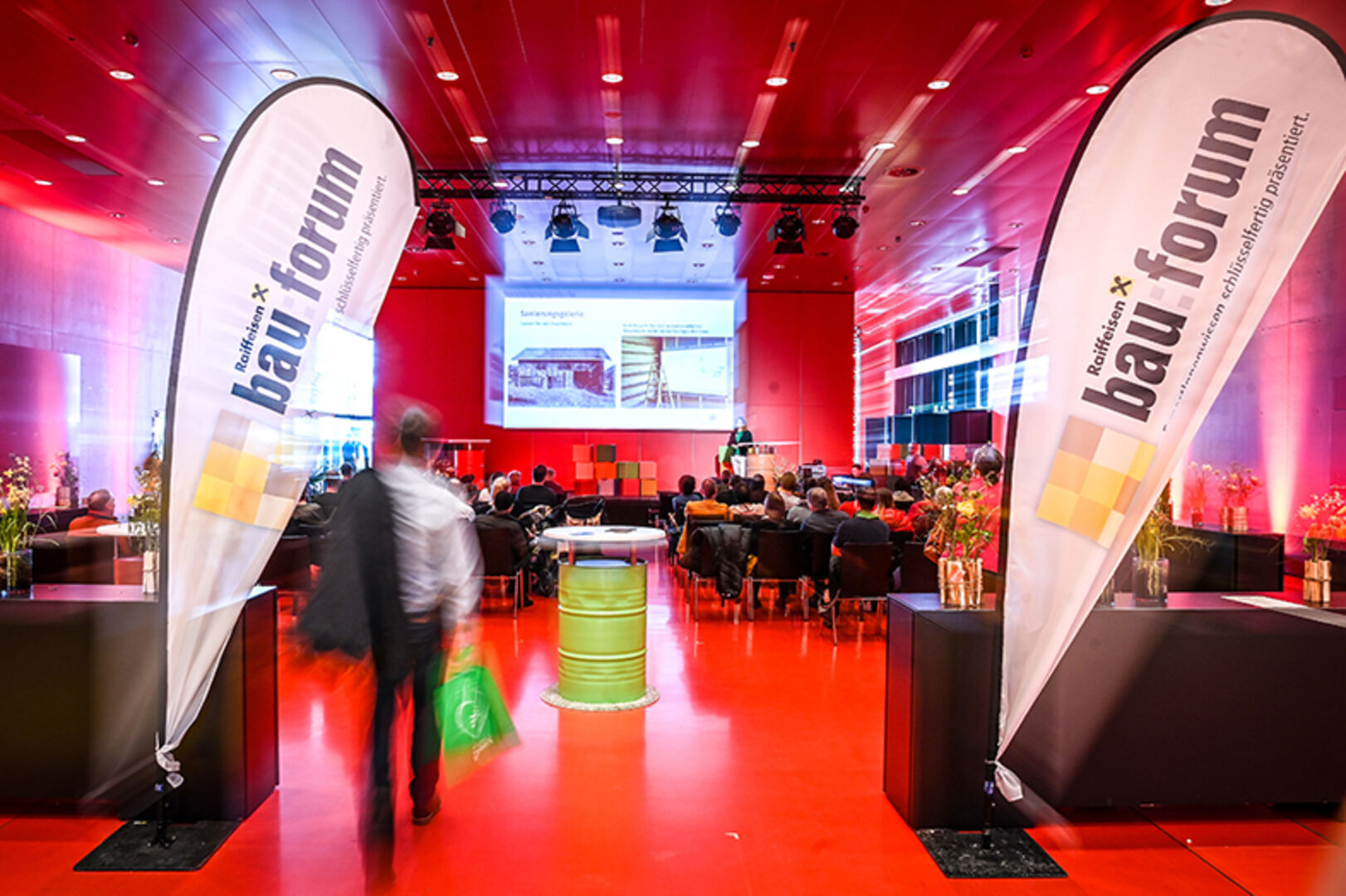 Die Vortragsreihe Raiffeisen bau:forum stellt sich aktuellen Fragen und Herausforderungen der Bau- und Immobilienbranche.