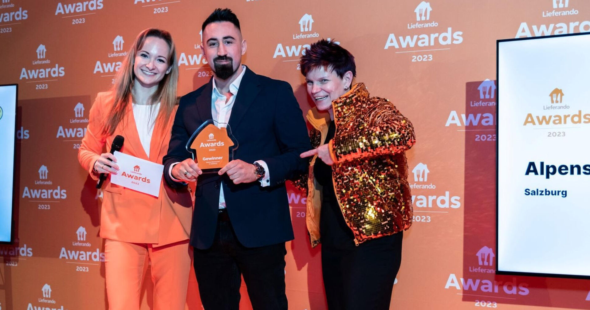 Der Gewinner des Lieferando Awards vom Alpenstüberl für das beste Liefer-Restaurant in Salzburg.