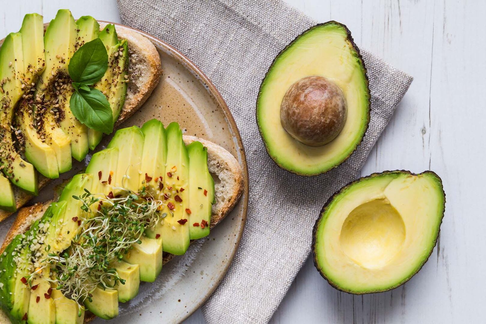 Avocado auf Brot | Credit: iStock.com/locknloadlabrador