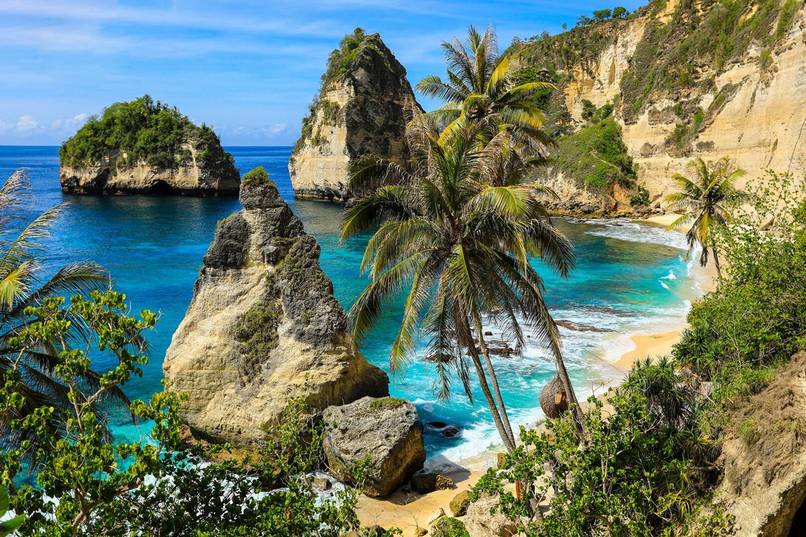 Tropischer Strand in Bali | Credit: iStock.com/EoNaYa