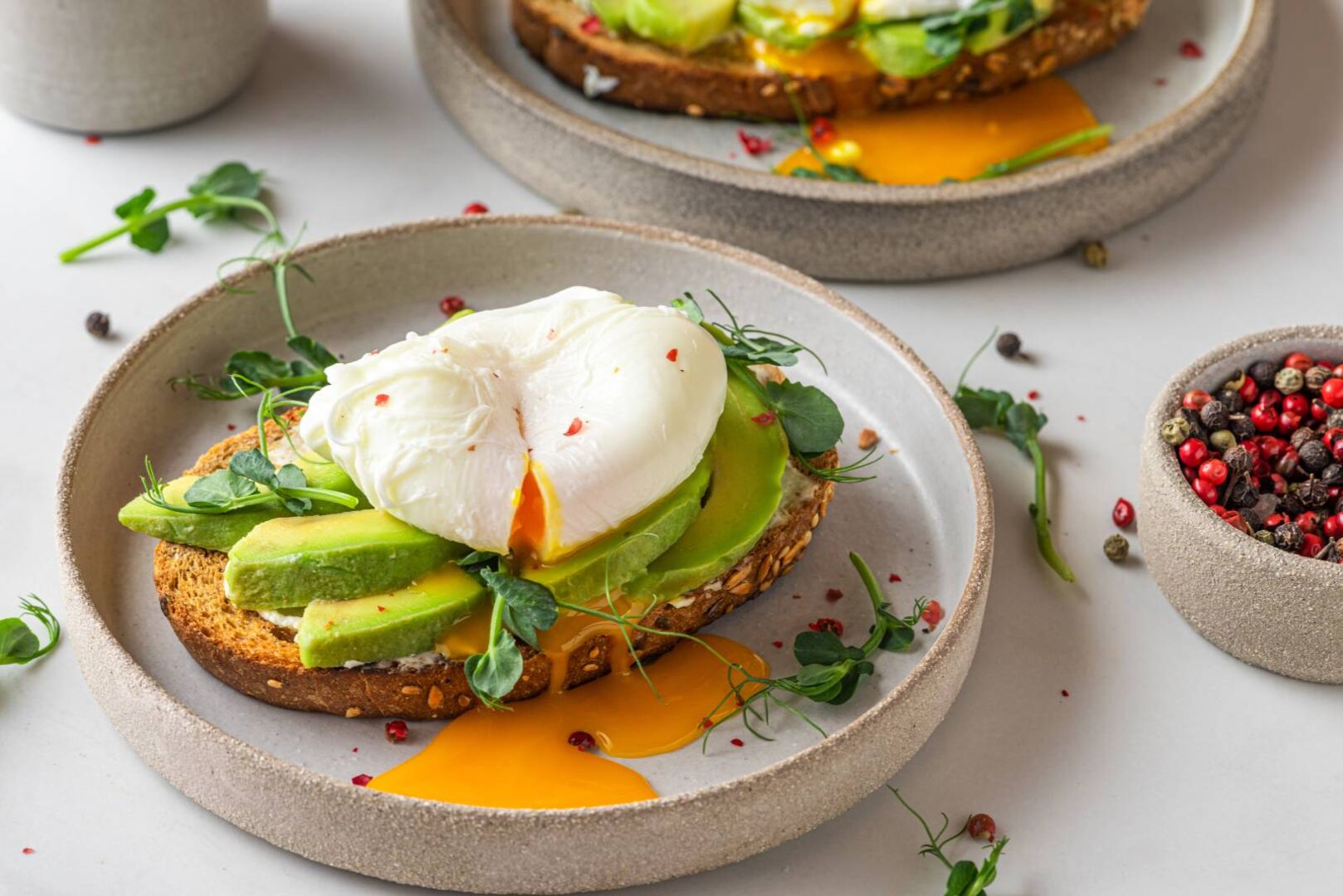 Pochiertes Ei auf Avocado-Toast