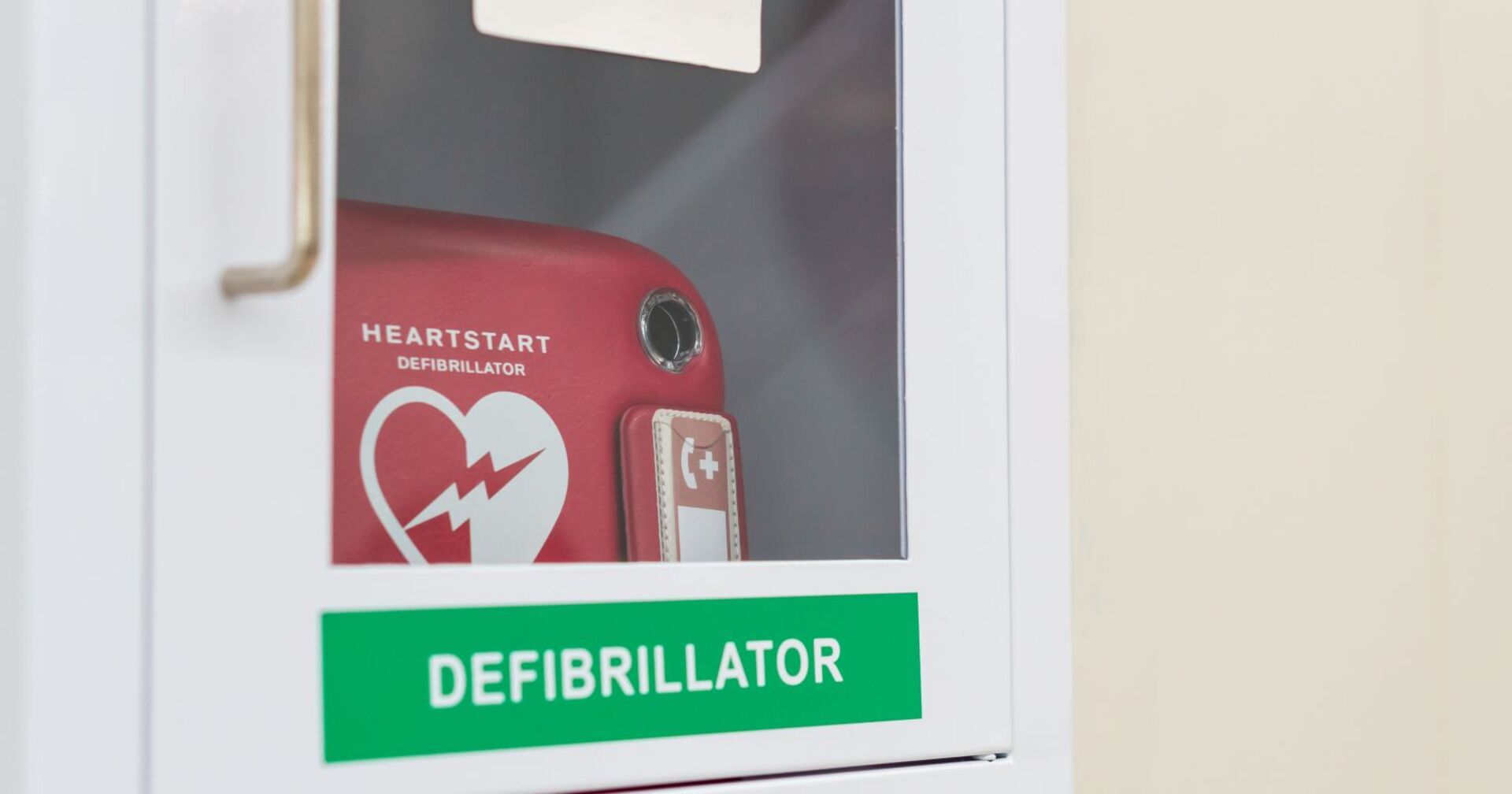 Ein öffentliche angebrachter Defibrillators.