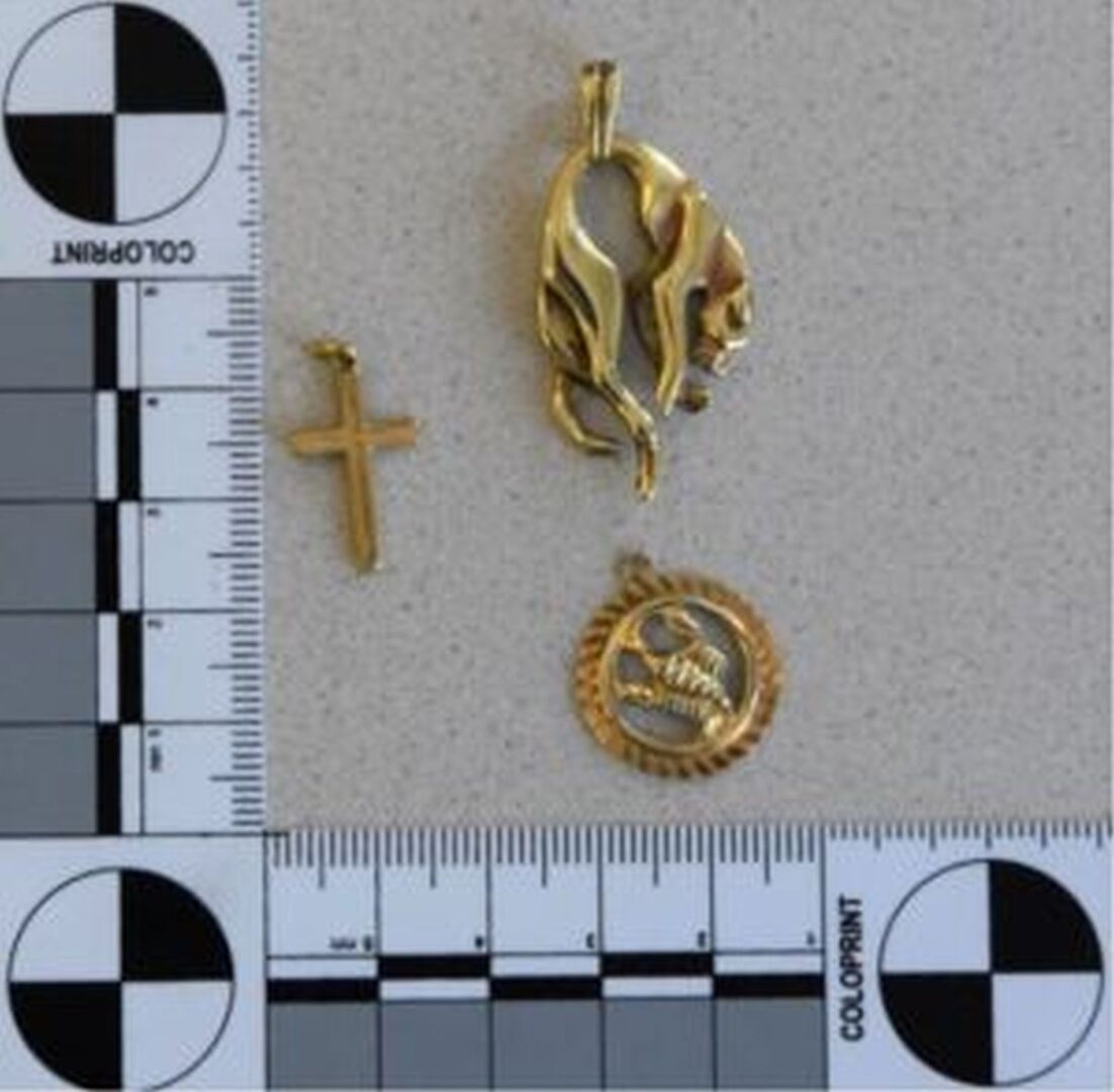 Schmuckstücke der Leiche