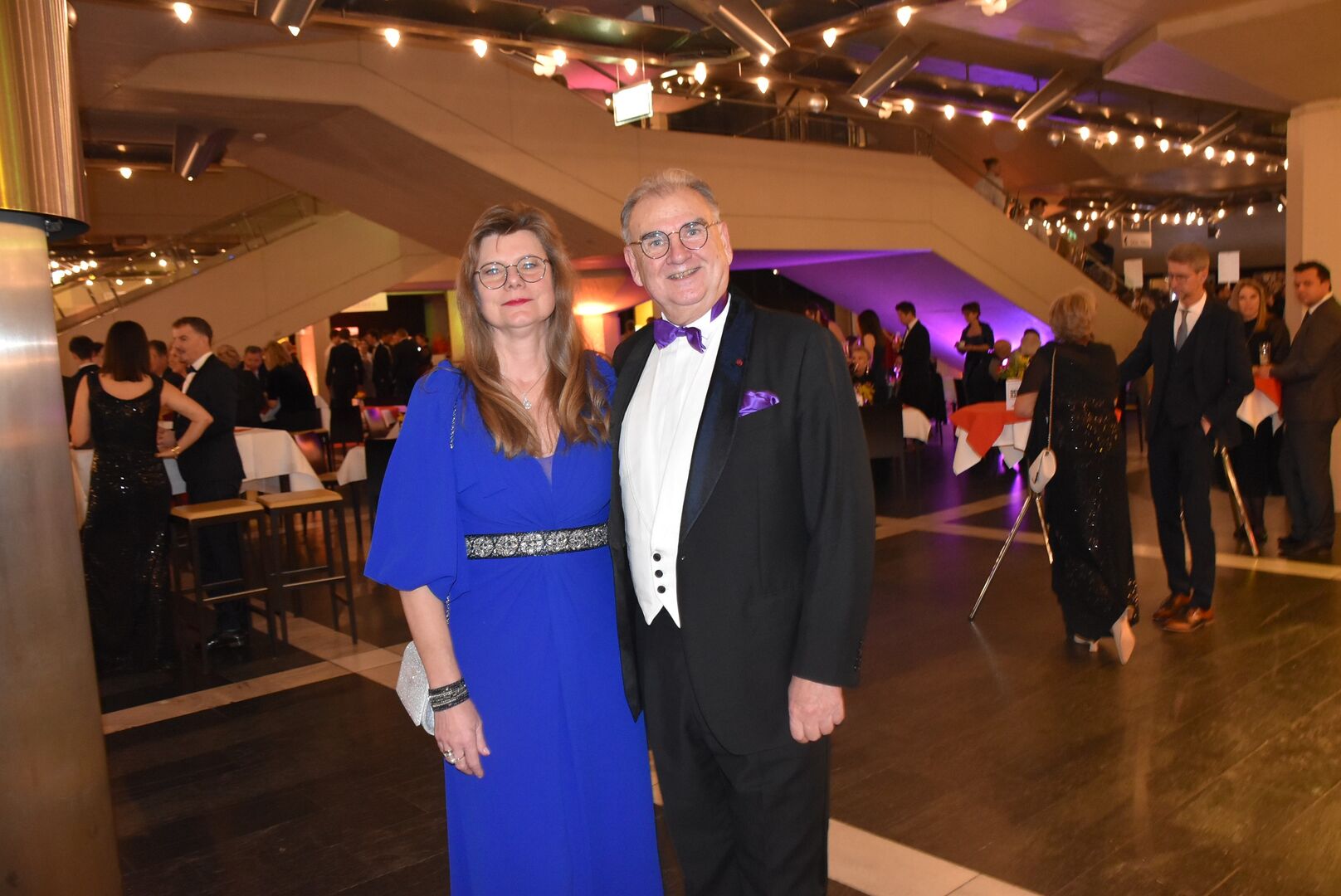 Paar am Wirtschaftsball