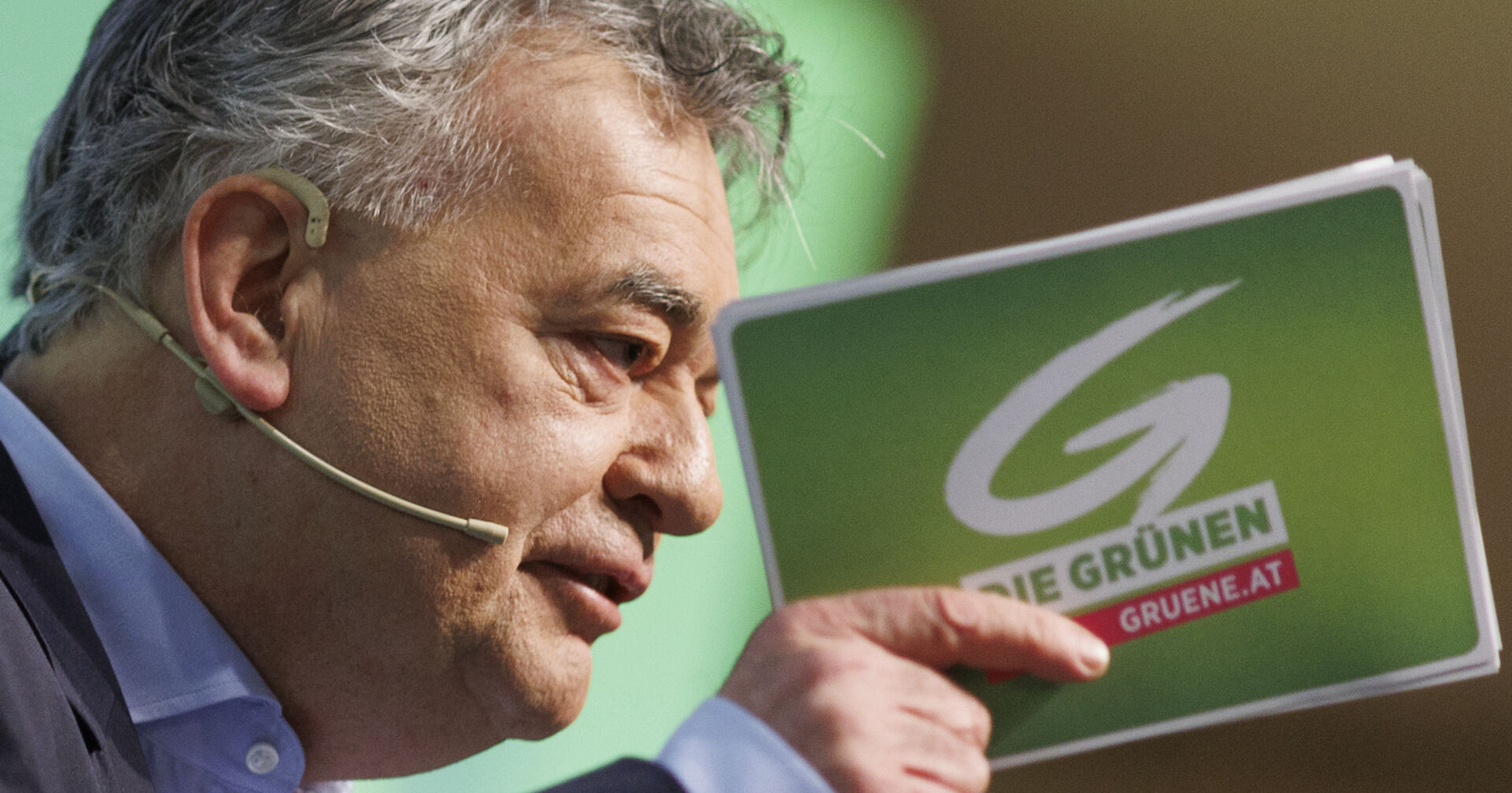 Werner Kogler hält einen Vortrag beim Bundeskongress der Grünen zur EU-Wahl
