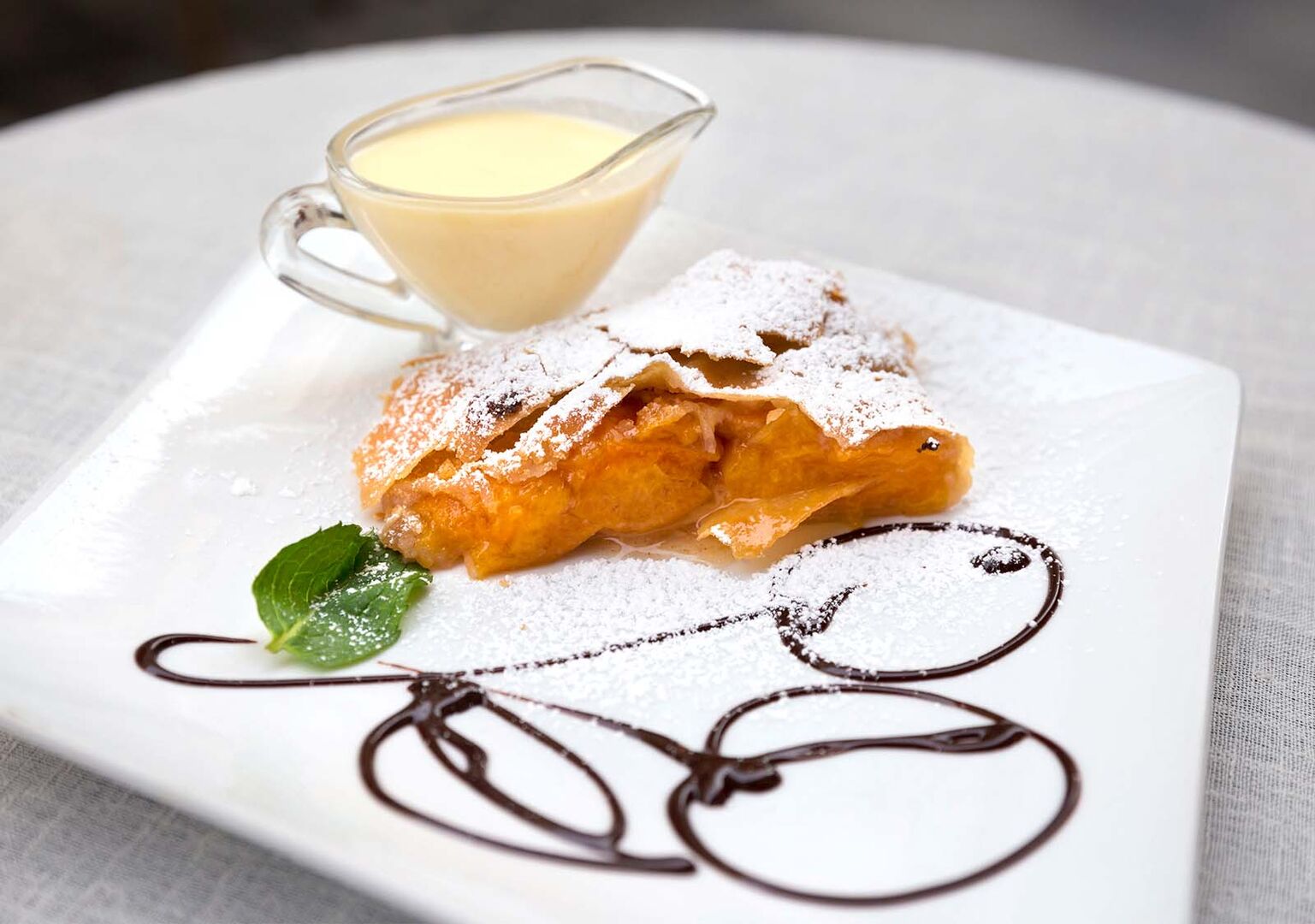Topfen-Marillen-Strudel | Credit: iStock.com/Taiftin