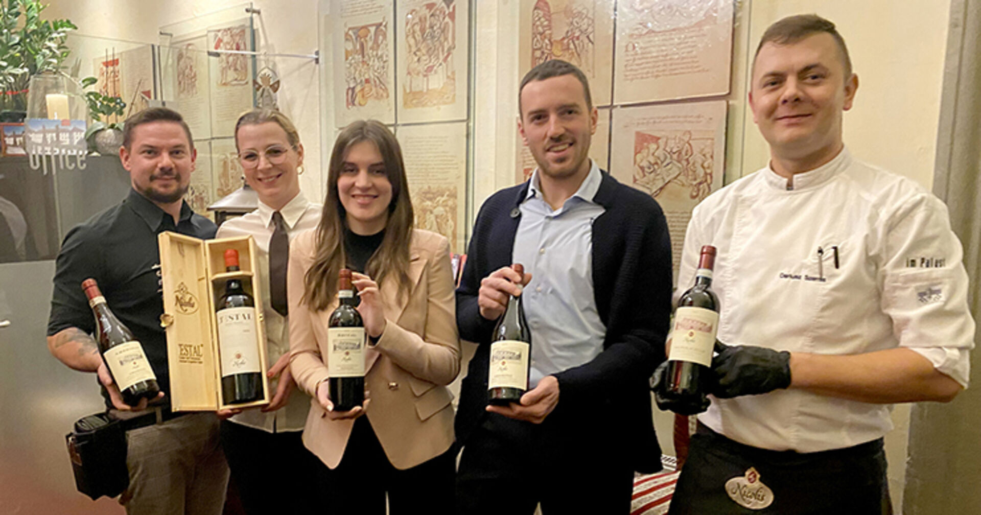 GF Phillip und Bettina Jabornig, Winzerteam Sofia Palmerston und Winzer Angelo Nicolis, Küchenchef Dariusz Szemis (v. li.)