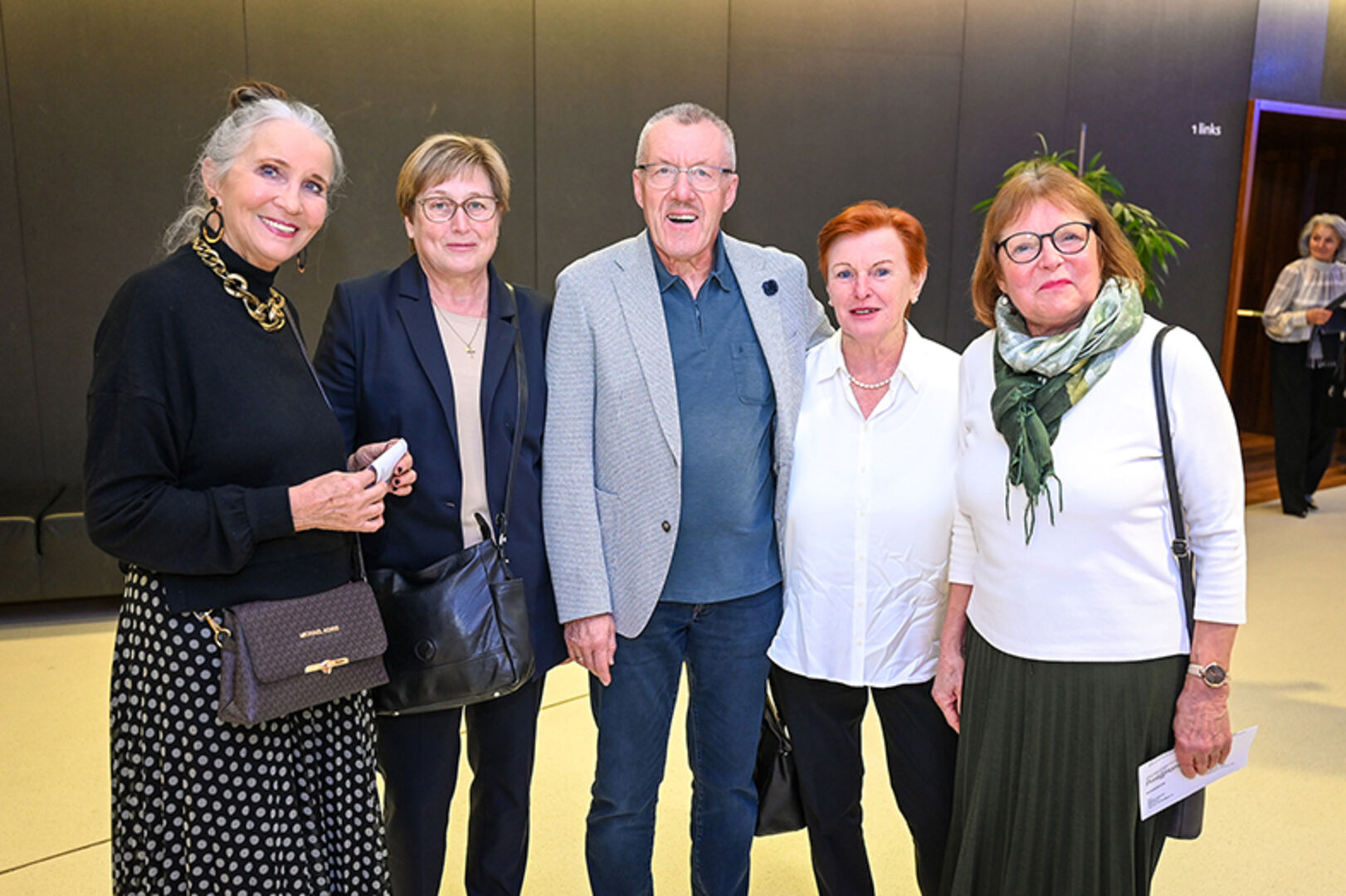 Henriette Köhlein, Inge Baumgartner, Lothar und Roswitha Blum, Mathilde Ressmann (v.li.)