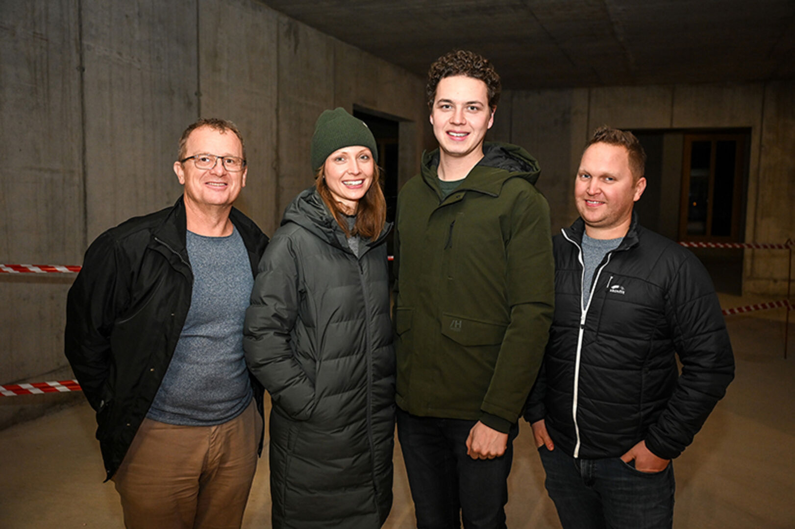 Christoph Albrecht (Baumanagement),  Christine und Manuel Dragaschnig, Philipp Sohm (alle Wälderbau) (v. li.)