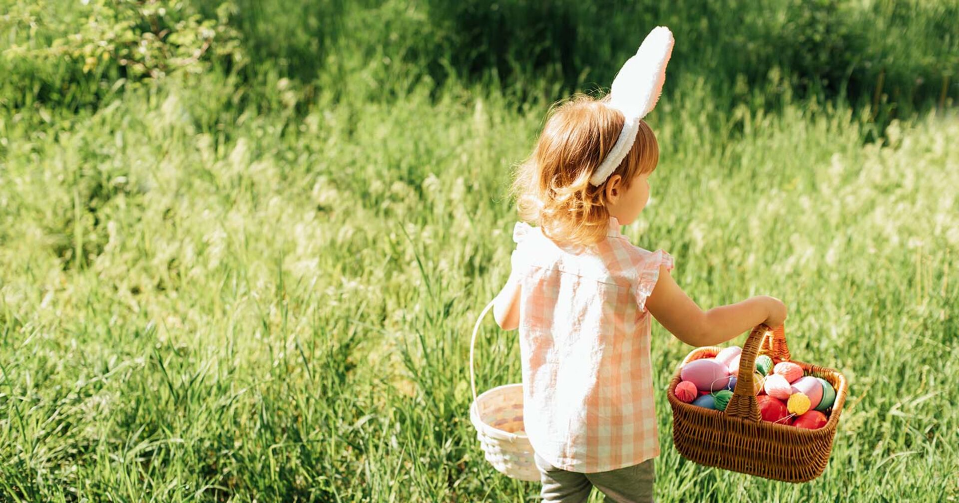 Mädchen sucht Ostereier | Credit: iStock.com/Serenko Nata