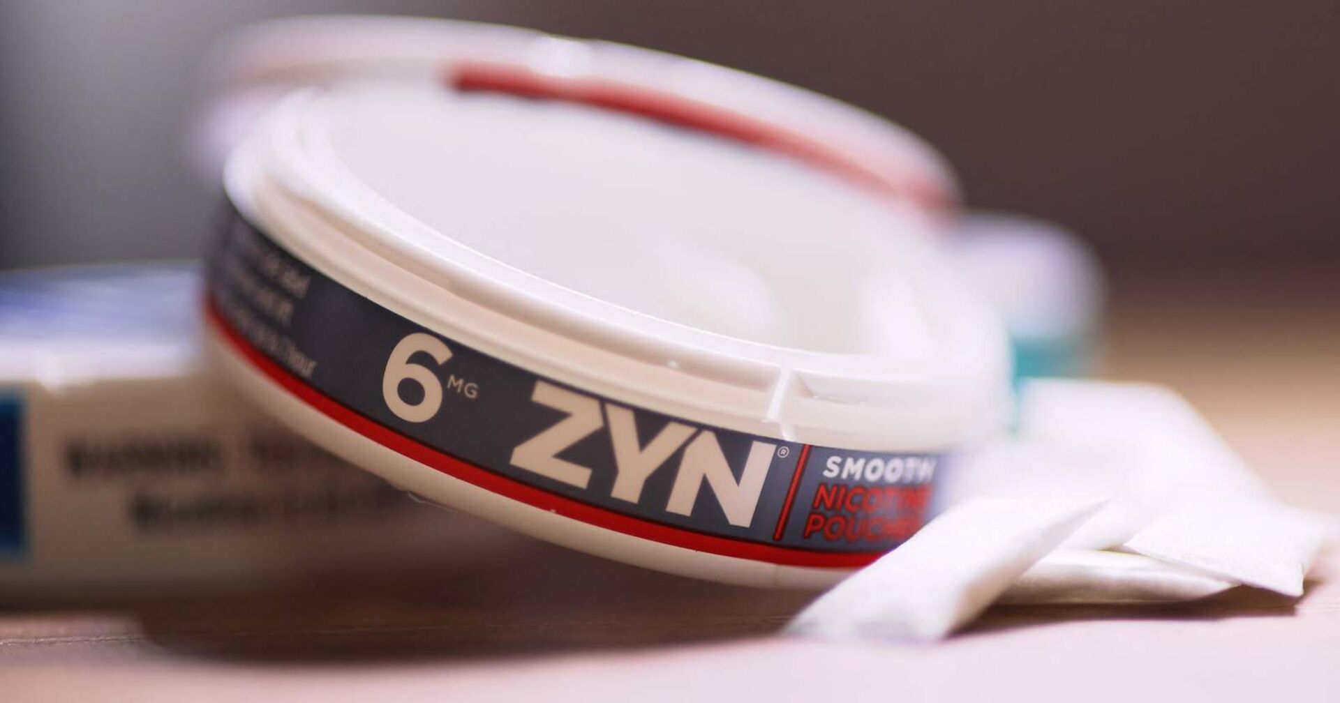 Eine Packung Nikotinbeutel.