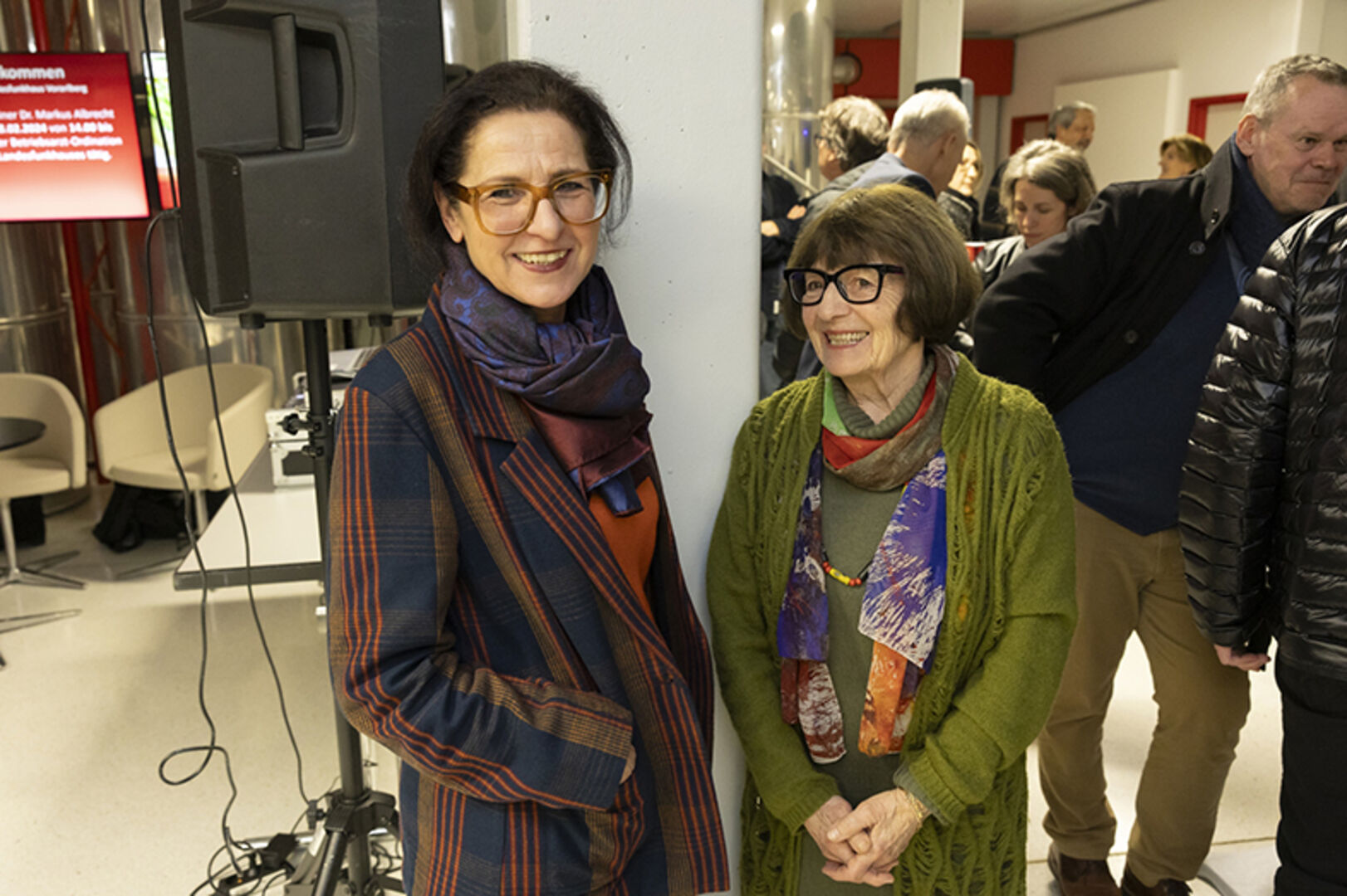 Margot Prax (Galerie.Z) und Rosmarie Riedmann (v. li.)