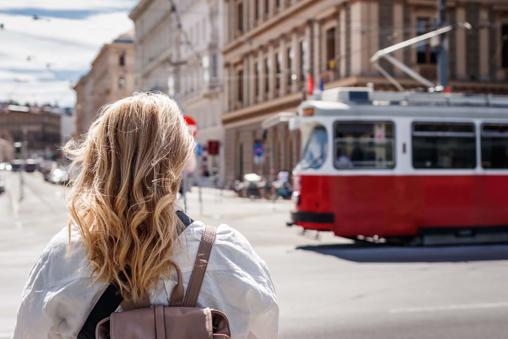 Studentin in Wien | Credit: iStock.com/Zbynek Pospisil