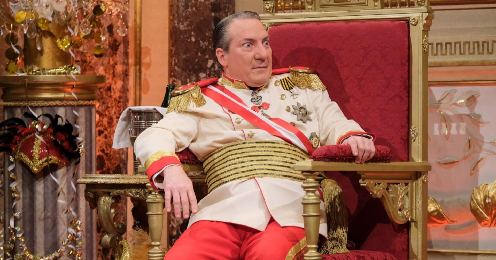 Robert Palfrader gibt als seine Majestät Robert Heinrich I. in der Sendung &quot;Wir sind Kaiser&quot; eine Audienz.