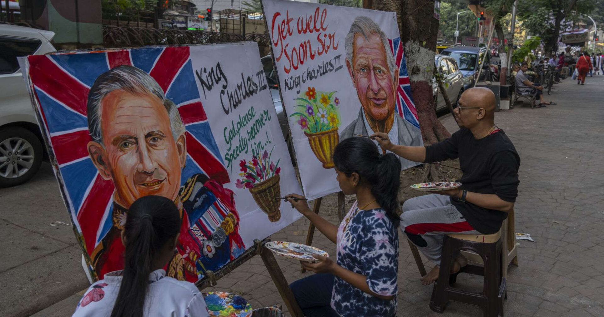 Mesnchen malen Genesungswünsche für König Charles III.