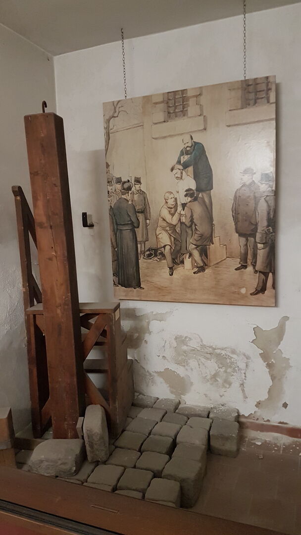 Aufnahme von Österreichs letztem Würgegalgen im Wiener Kriminalmuseum