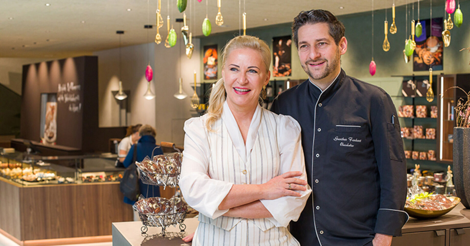 „Willkommen auf der Schokoladen­seite des Lebens“ – das erreichen wir mit ehrlichem Handwerk.“ Petra und Gunther Fenkart, Fenkart Schokoladen