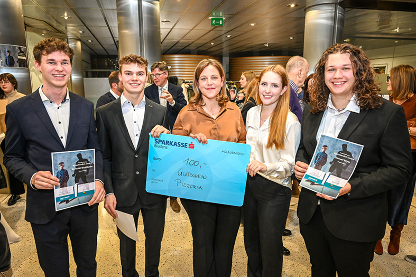 Diplom-Projekt Suppenhelden: Benedikt Mountibeller, Daniel Stemer, HAK Dir. Margit Flecker, Anna Ganahl und Samuel Schreiber