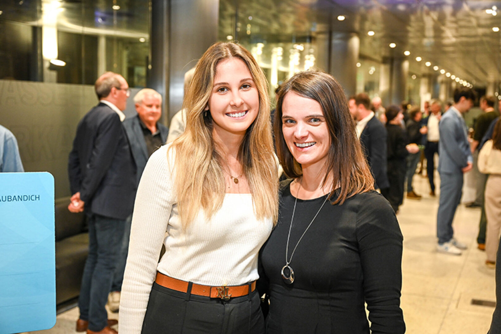 Tamara Ivetic und Johanna Morscher (beide Getzner Textil) (v. li.)