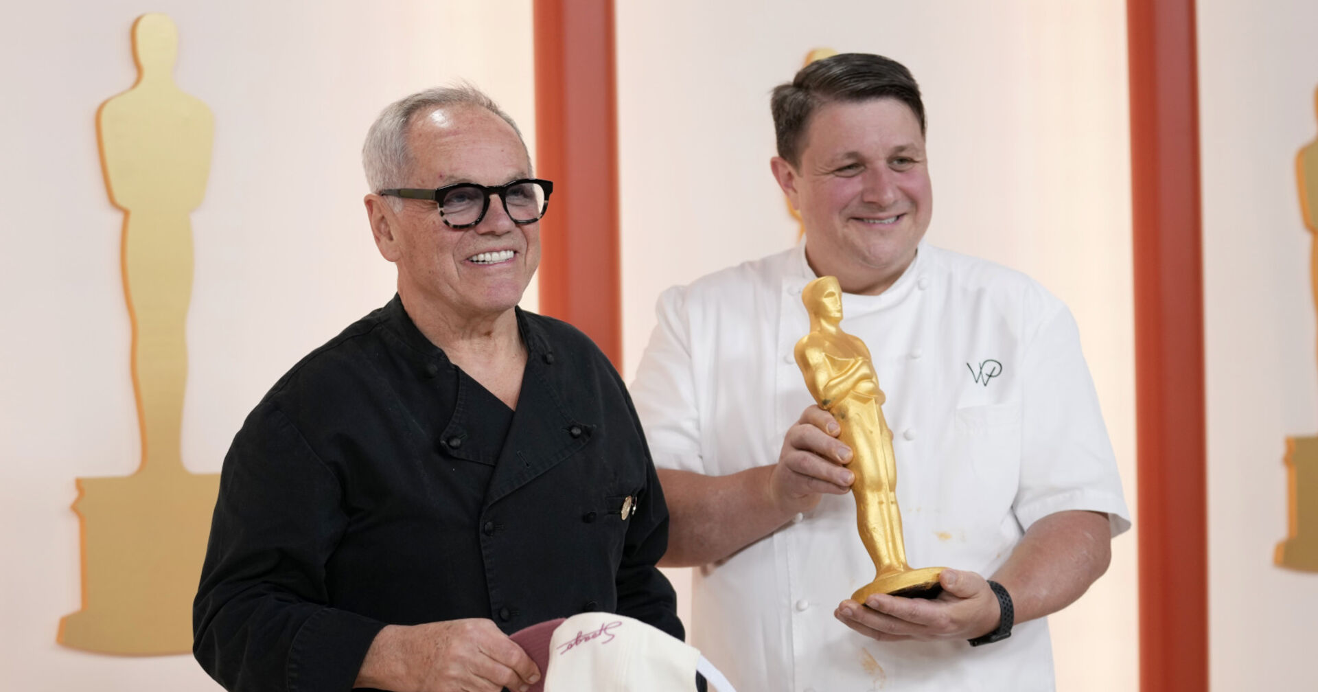 Star-Koch Wolfgang Puck und Küchenkollege Eric Klein.