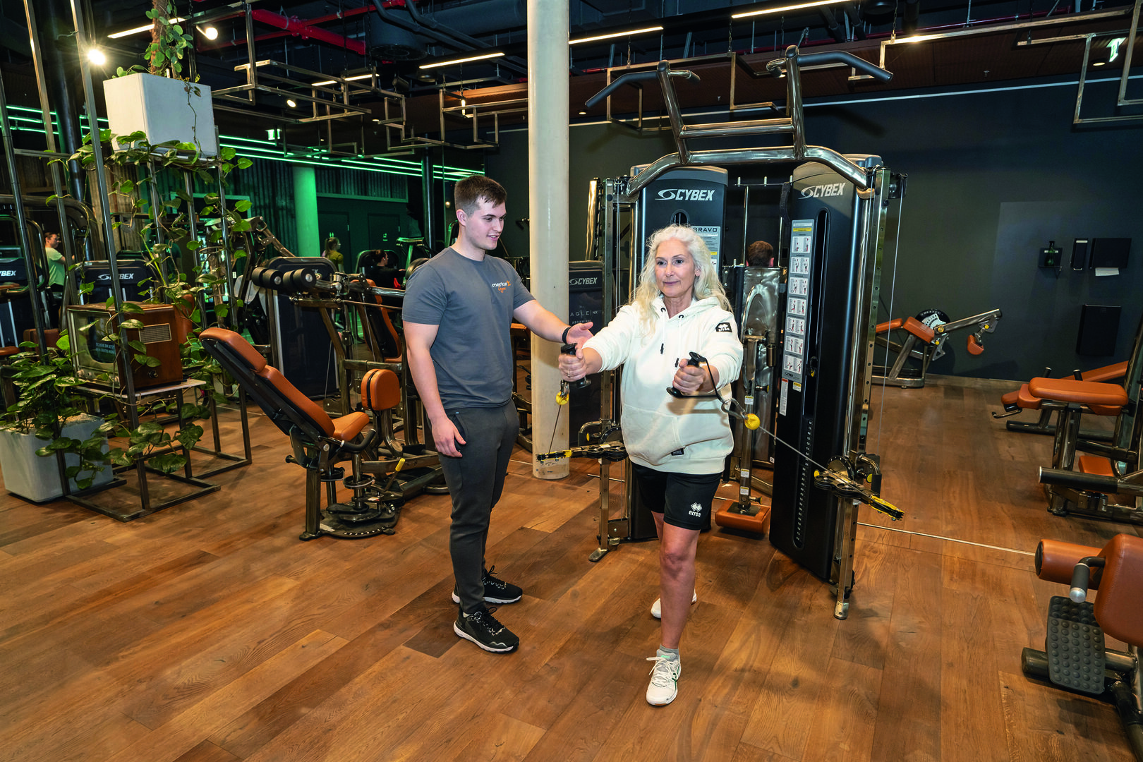 Teilnehmerin Romana im Fitnessraum