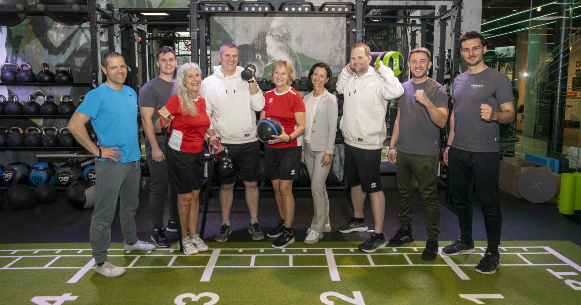 Die Kandidaten und das Team des Merkur Gym