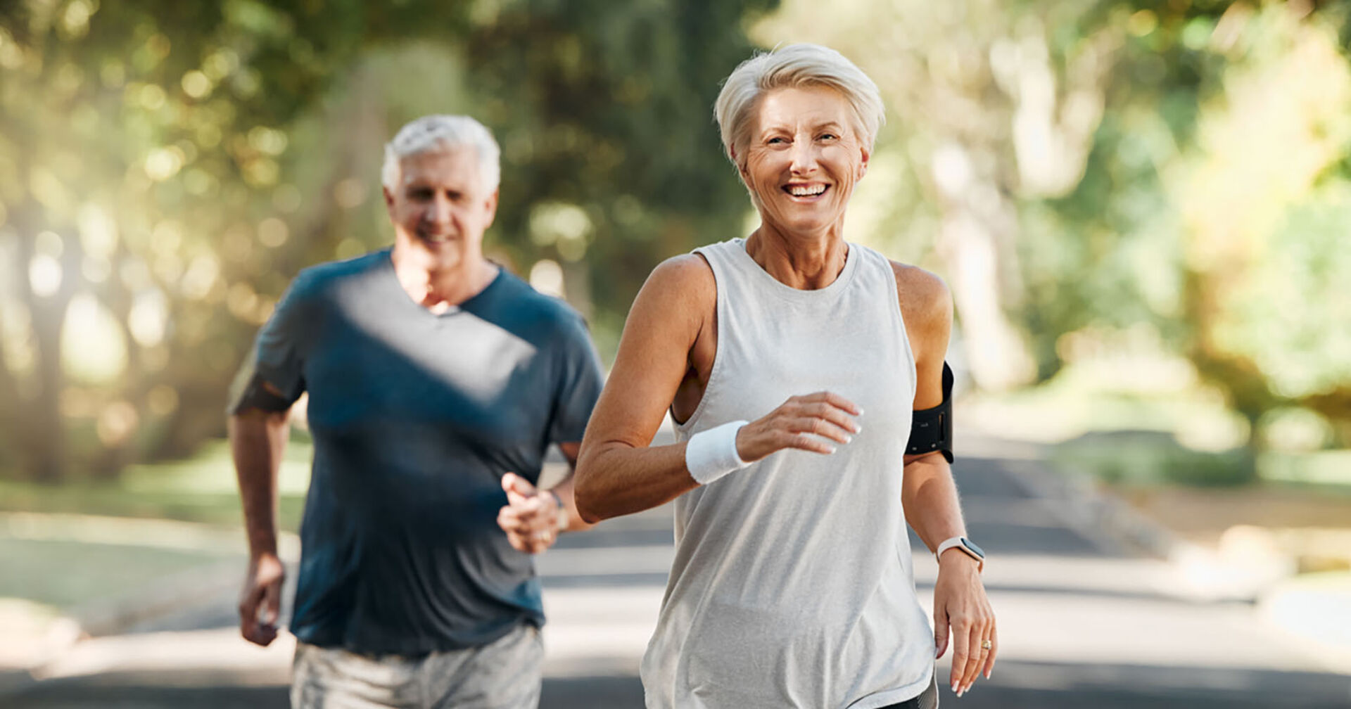 Pensionisten beim Laufen | Credit: iStock.com/PeopleImages