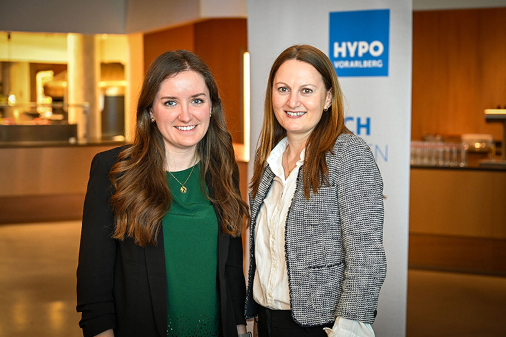 Julia Schedler und Sabrina Schwarz (Hypo Sponsoring &amp; Events)