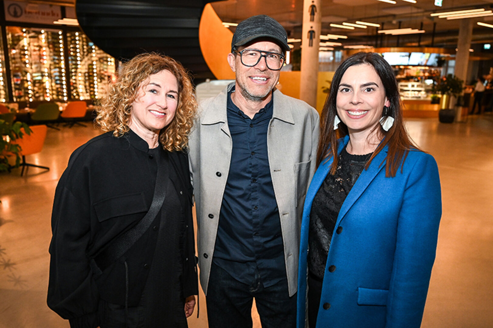 Marion und Sergej Kreibich (gobiq) mit Sabine Nigsch-Gaethke (Marketingleiterin Hypo) (v.li.)