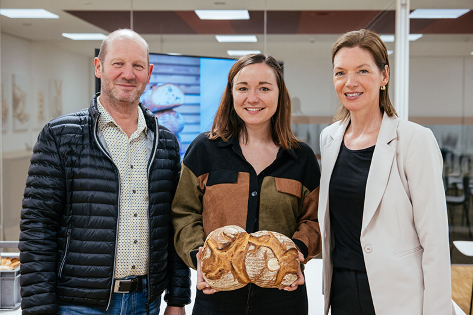 Gebhard Flatz (LK Regionalitätsmanager), Vera Kasparek-Koschatko (Vorarlberg am Teller) und Christina Meusburger (Marke Vorarlberg) (v. li.)