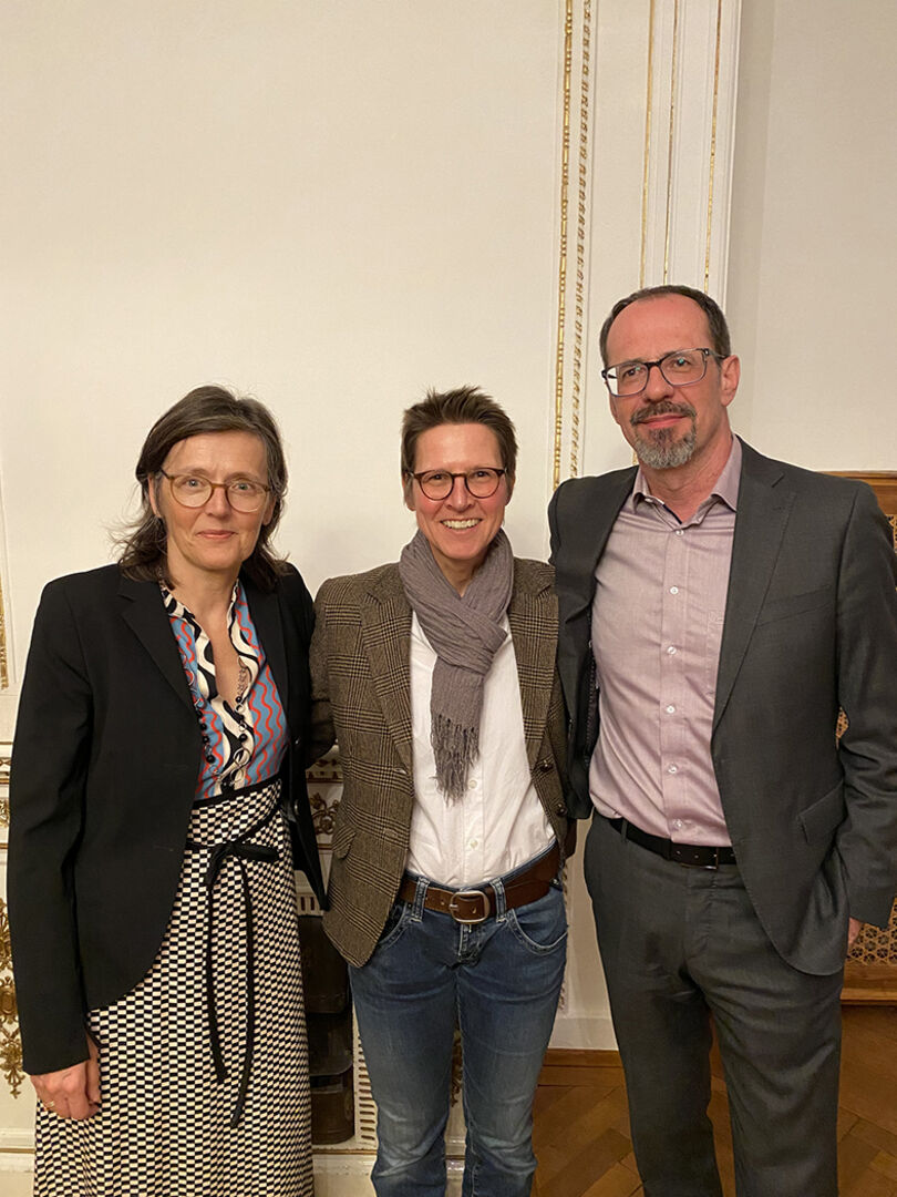 Rechtsanwältinnen Christine Mascher und Barbara Lässer, Andreas Stutter (Landesgerichtspräsident Innsbruck)