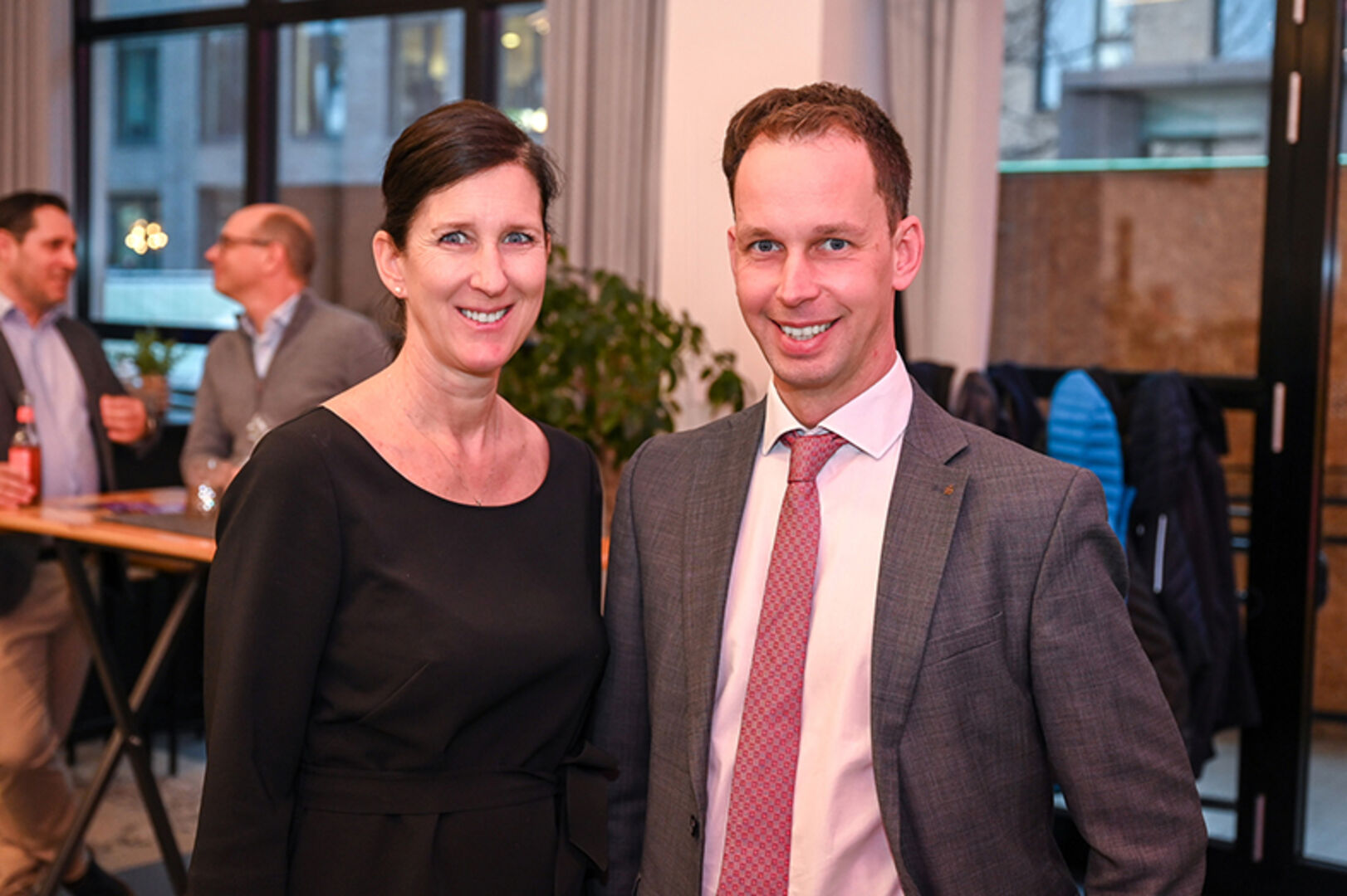 Michaela Mätzler und Martin Bröll (beide Sparkasse Feldkirch) (v. li.)