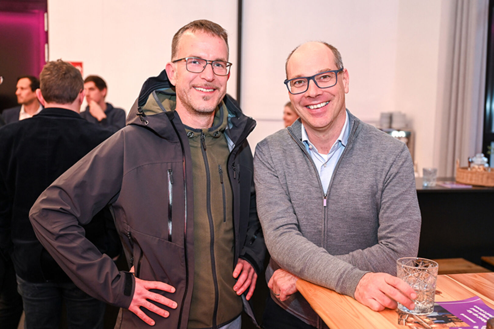 Roland M. Reininger (RLAND Design&amp;Foto) und GF Stefan Fitz-Rankl (FH Vorarlberg)