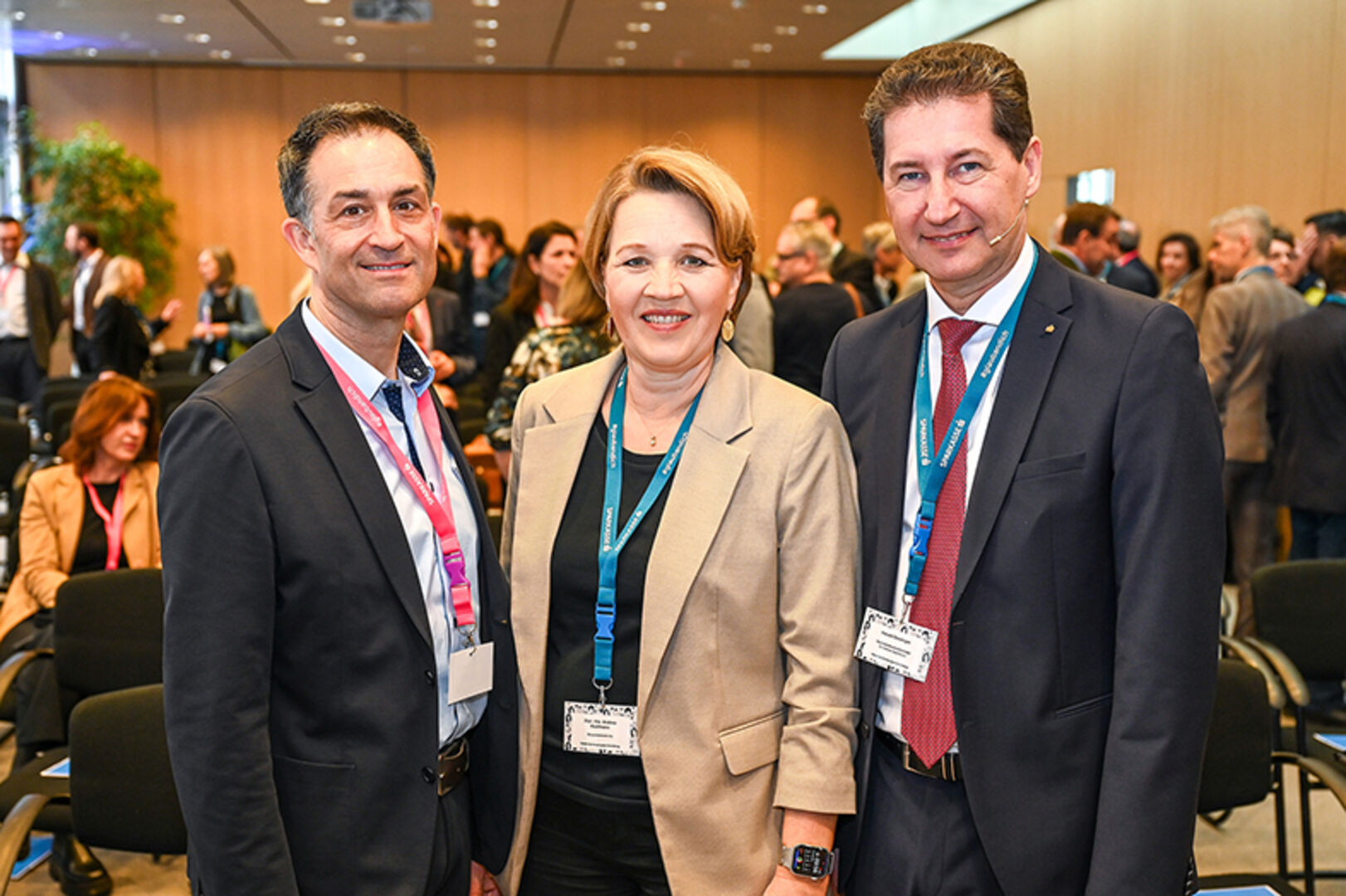 Dornbirner Bgm. Andrea Kaufmann mit Initiator &amp; Vorstand Harald Giesinger (re.) (Dornbirner Sparkasse) und Zweite-Filialleiter Christoph Staudacher (li.).
