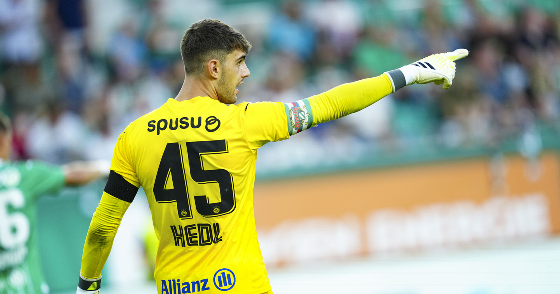 Rapid-Torhüter Niklas Hedl während eines Bundesligaspiels gegen den WAC