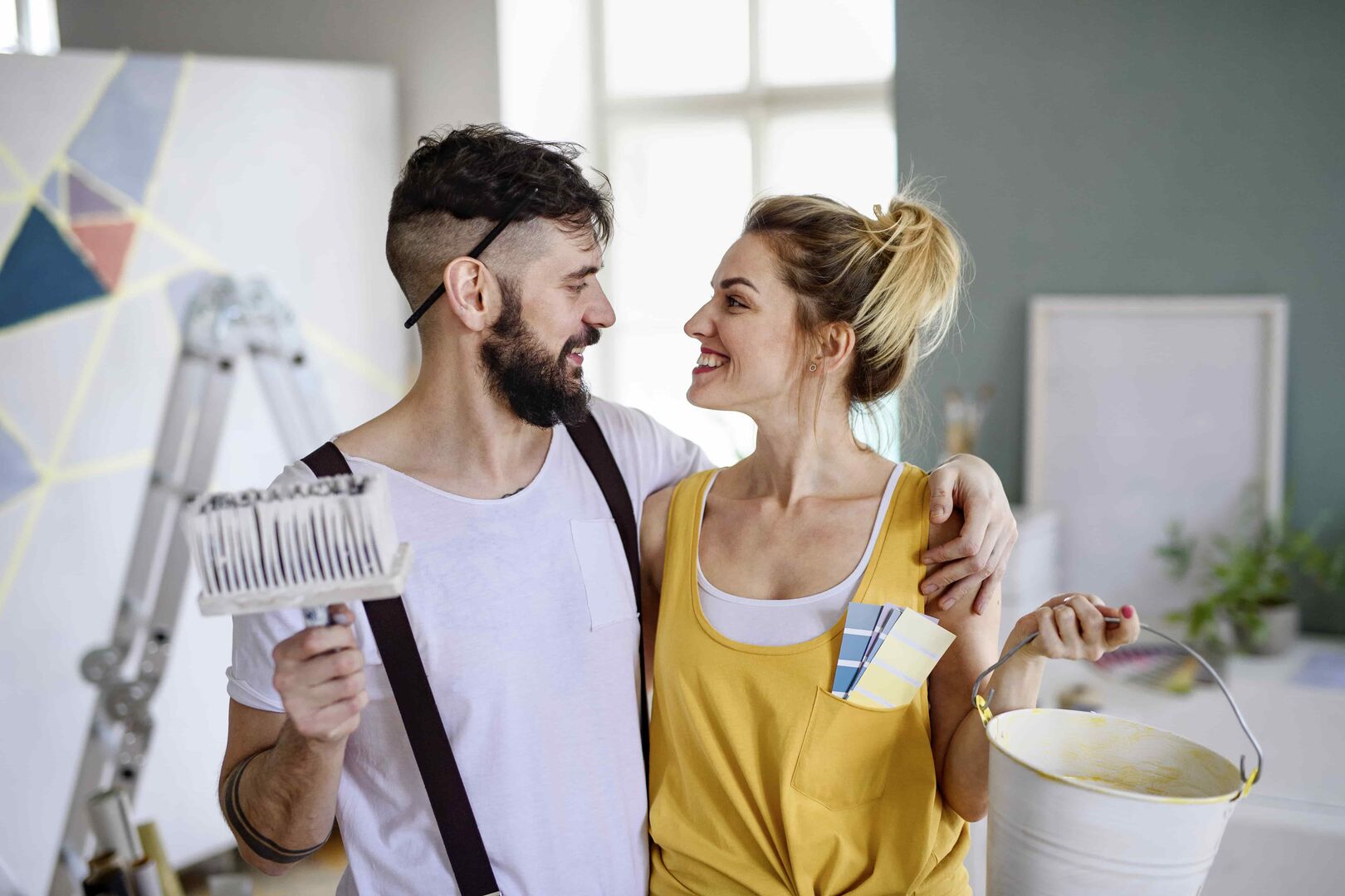 Gemeinsam eine Haus oder eine Wohnung sanieren - macht Spaß und hilft Geld zu sparen.