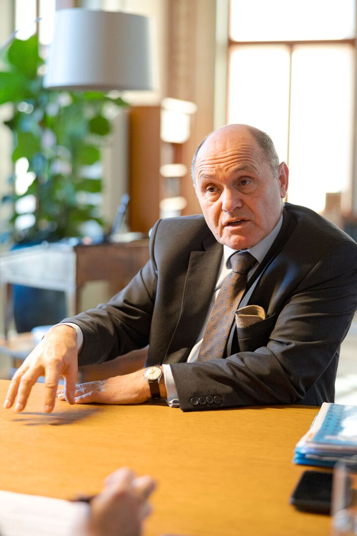 Wolfgang Sobotka im Gespräch mit Weekend-Redakteurin Stefanie Hermann