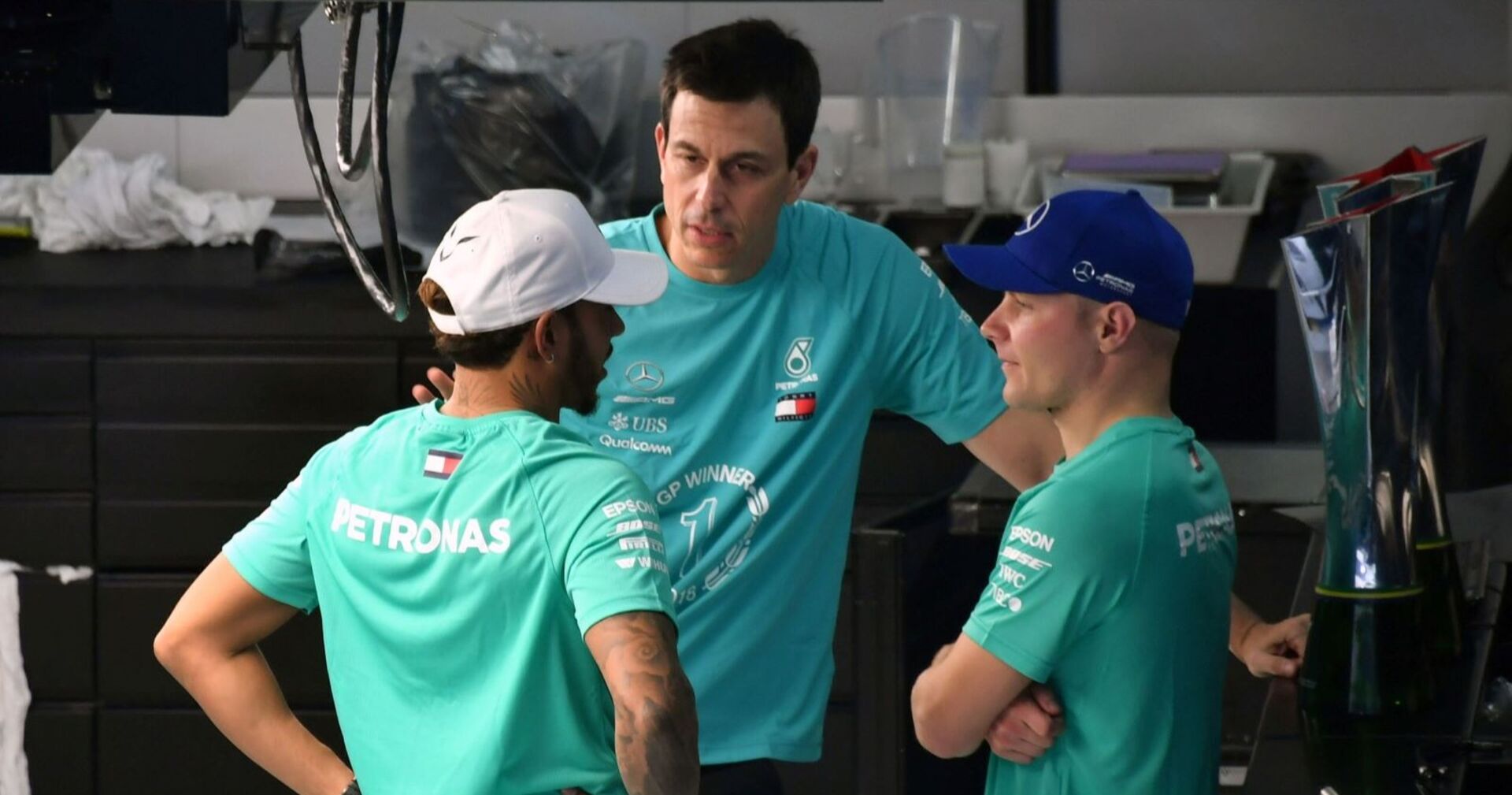 Hamilton, Verstappen und Wolff als Team bei Mercedes