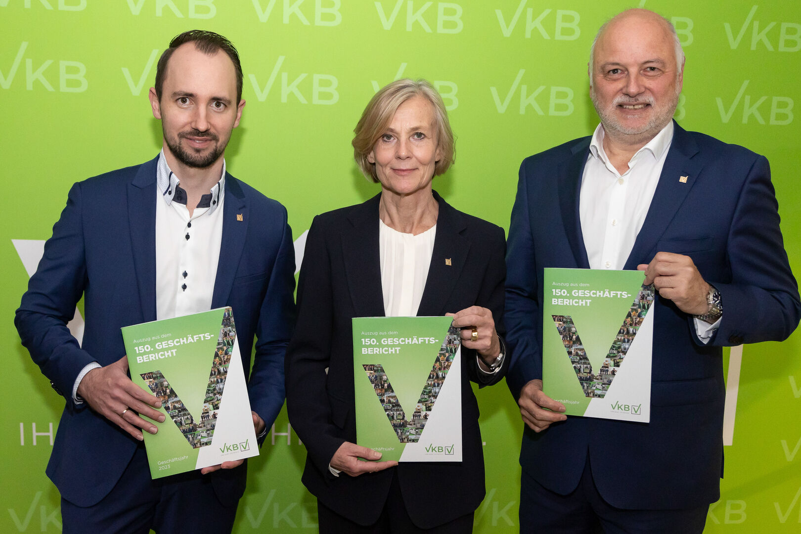 Markus Auer, Generaldirektor der VKB, Maria Steiner, Vorstandsdirektorin der VKB, und Alexander Seiler, Vorstandsdirektor der VKB